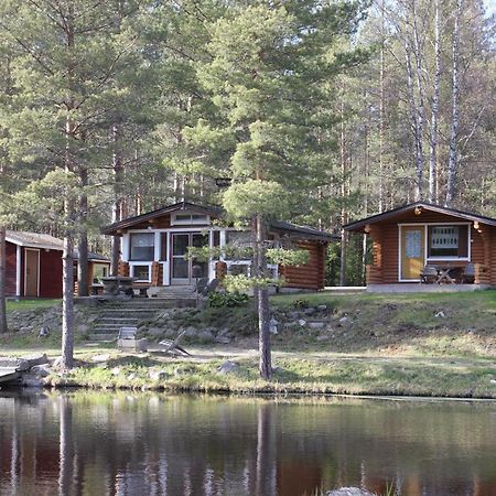 Hirsimoekki Ja Makuuaitta Hotel Karijoki Exterior photo